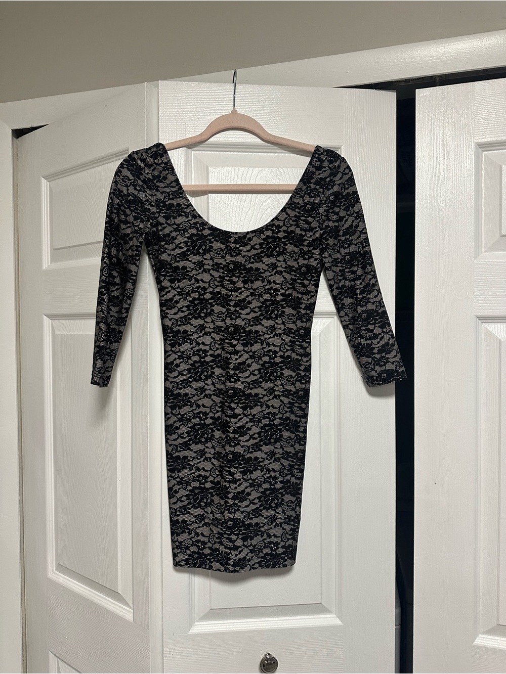 Forever 21 Black Lace-Overlay Scoop Neck Long Sleeve Dress
